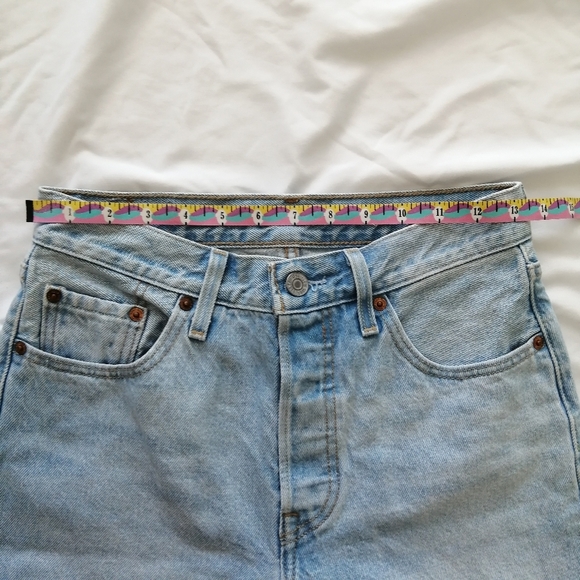 Levi's 150th Anniversary Edition 501 Jeans She's Crafty Wash Thigh Embroidery 25 - Picture 14 of 16